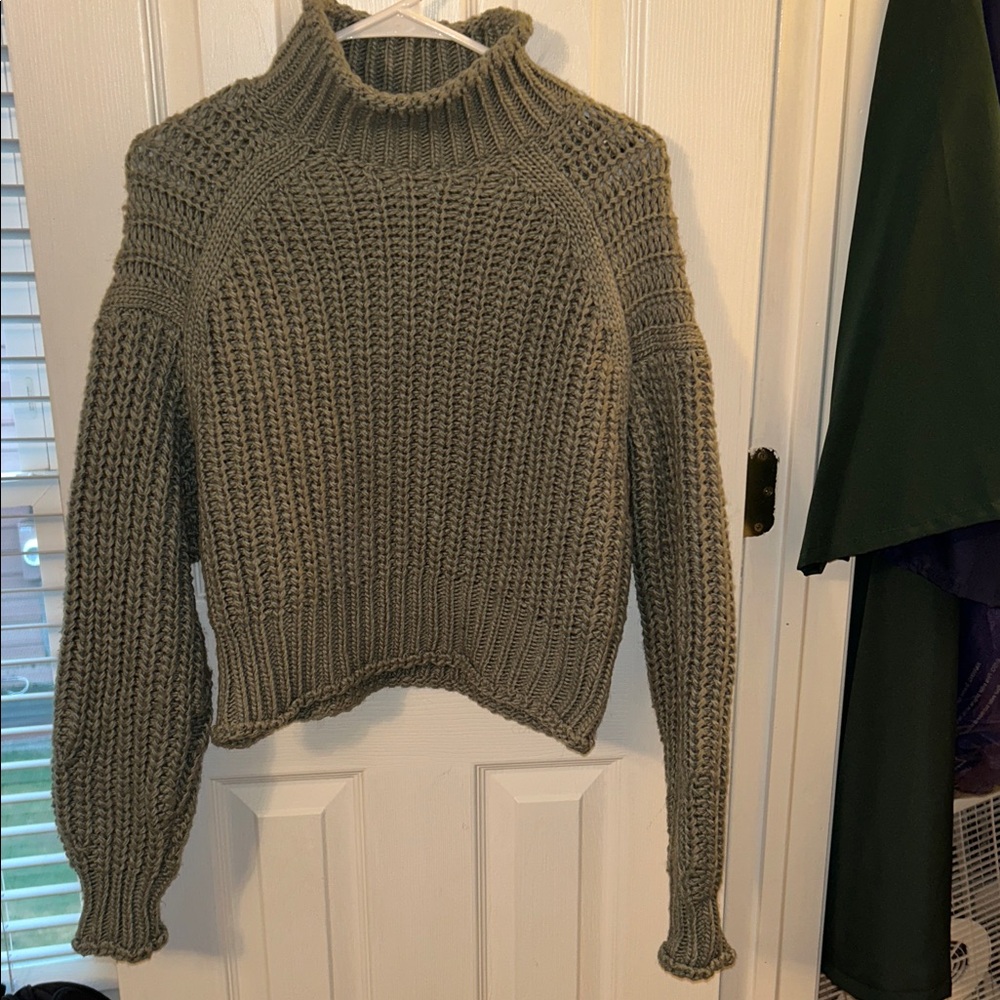 H&M Olive Green Chunky Turtleneck Sweater